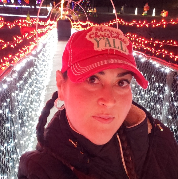 Meet your Posher, Jessica - Picture 2 of 5